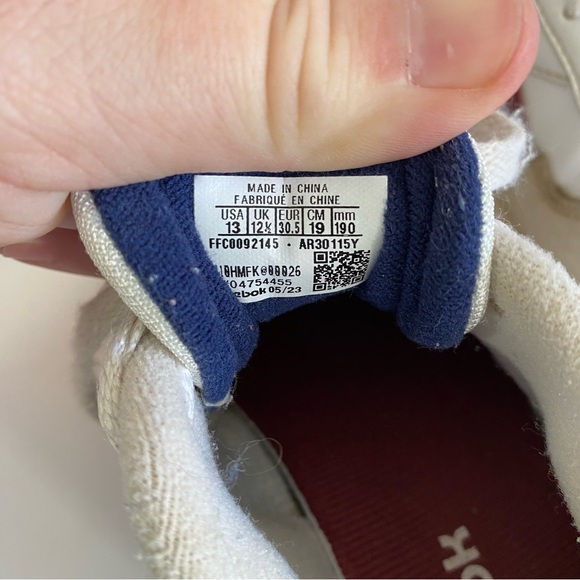 Reebok Classic Harmon Run sneaker in ivory/maroon/navy youth size 13 tennis shoe - Picture 7 of 8